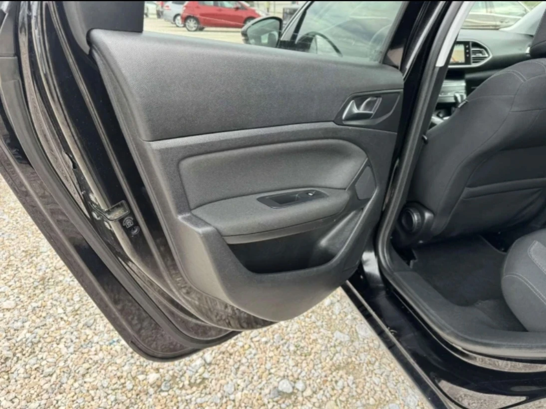 Peugeot 308 Allure, 1.6hdi 120 - изображение 7 | Auto.bg Peugeot 308 Allure, 1.6hdi 120 - изображение 7