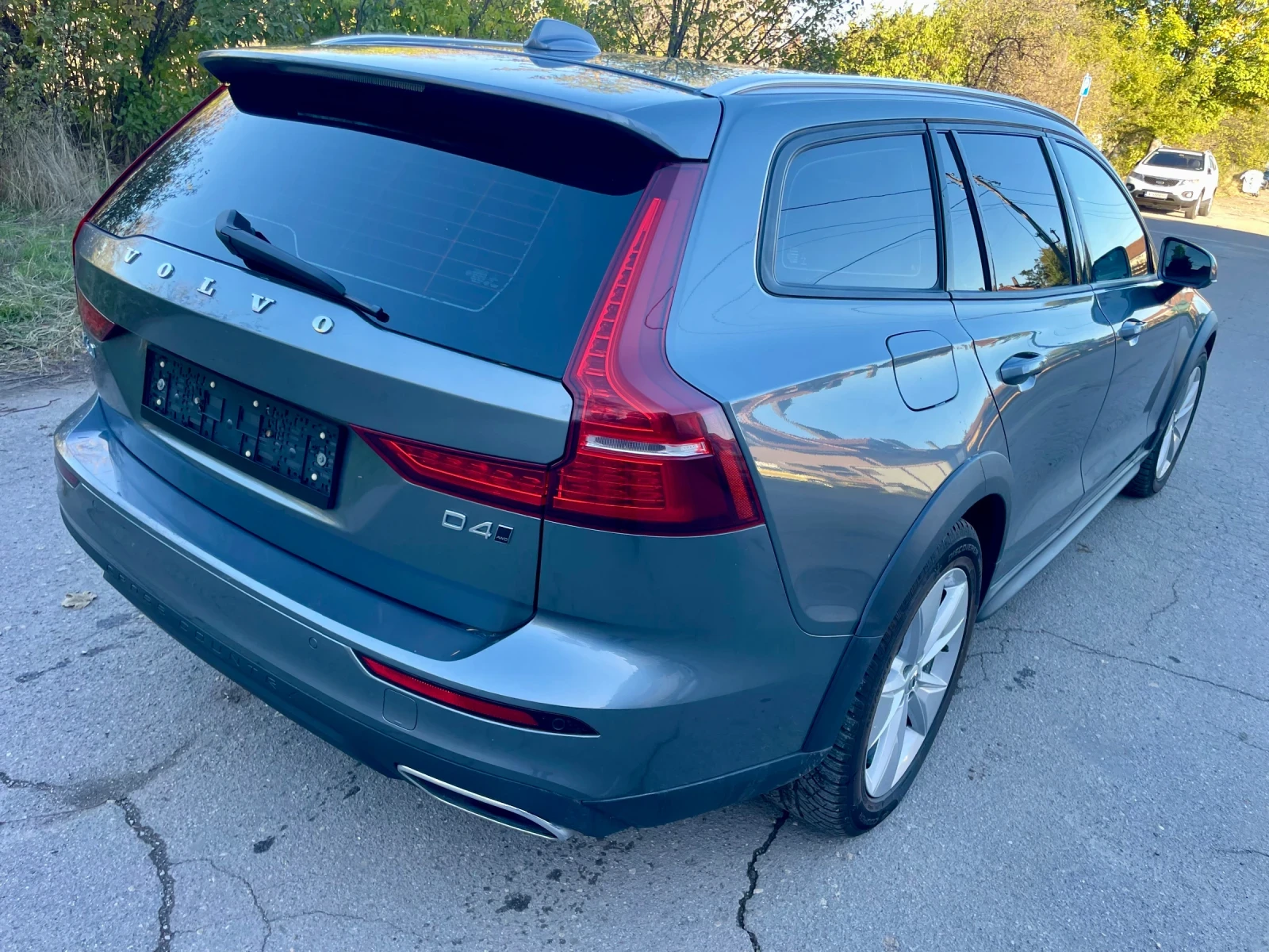 Volvo V60 Cross Country D4 AWD  - изображение 6 | Auto.bg Volvo V60 Cross Country D4 AWD  - изображение 6