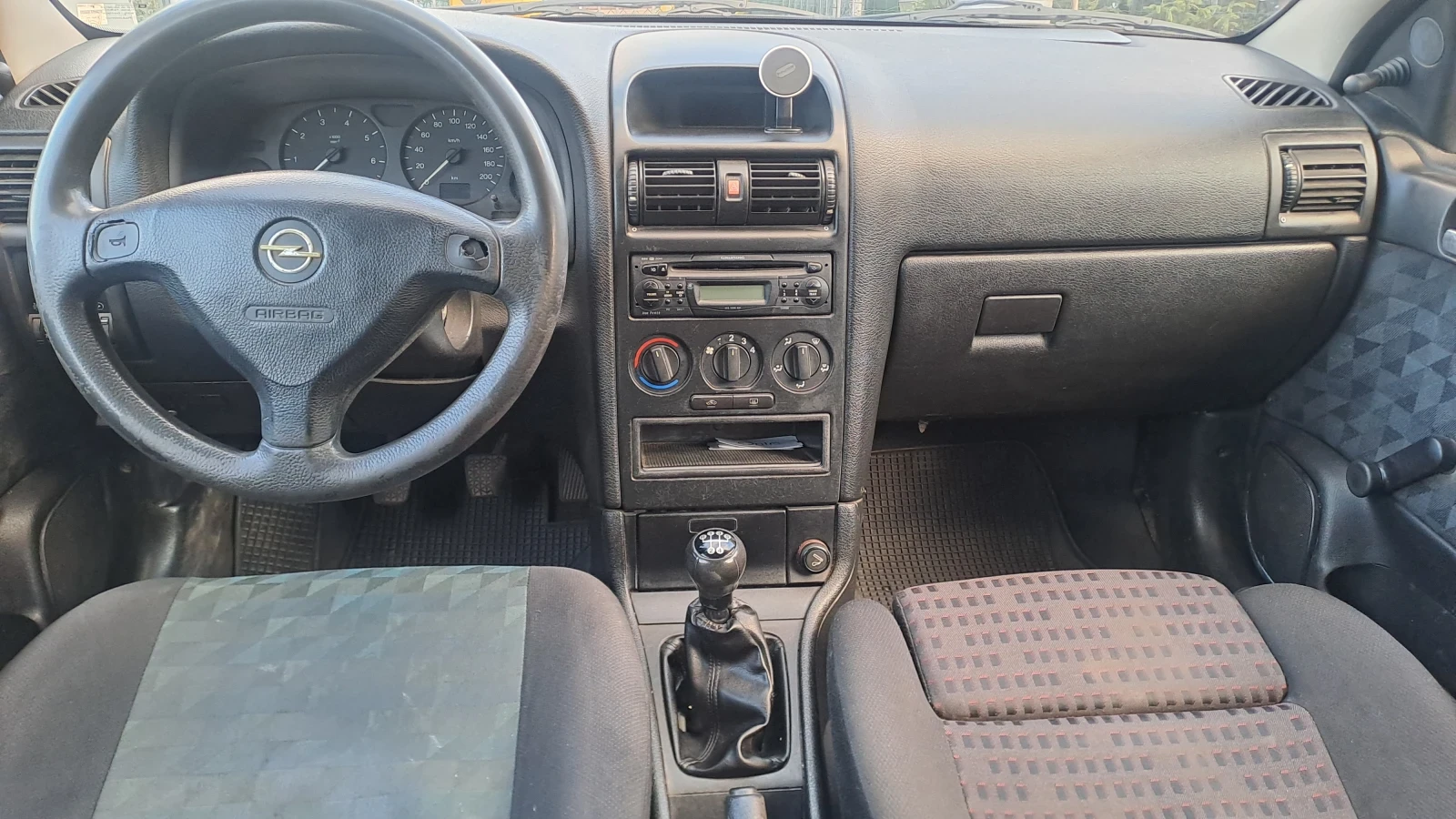 Opel Astra 1.6 75кс ГАЗ.  ГАРАЖНА! - изображение 7 | Auto.bg Opel Astra 1.6 75кс ГАЗ.  ГАРАЖНА! - изображение 7