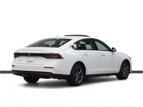 Honda Accord * EX | Sunroof | ACC | BSM | Heated Seats | CarPla - 54000 лв. / 27609.76 € - 84821067 5 | Car24.bg Honda Accord * EX | Sunroof | ACC | BSM | Heated Seats | CarPla - 54000 лв. / 27609.76 € - 84821067 5