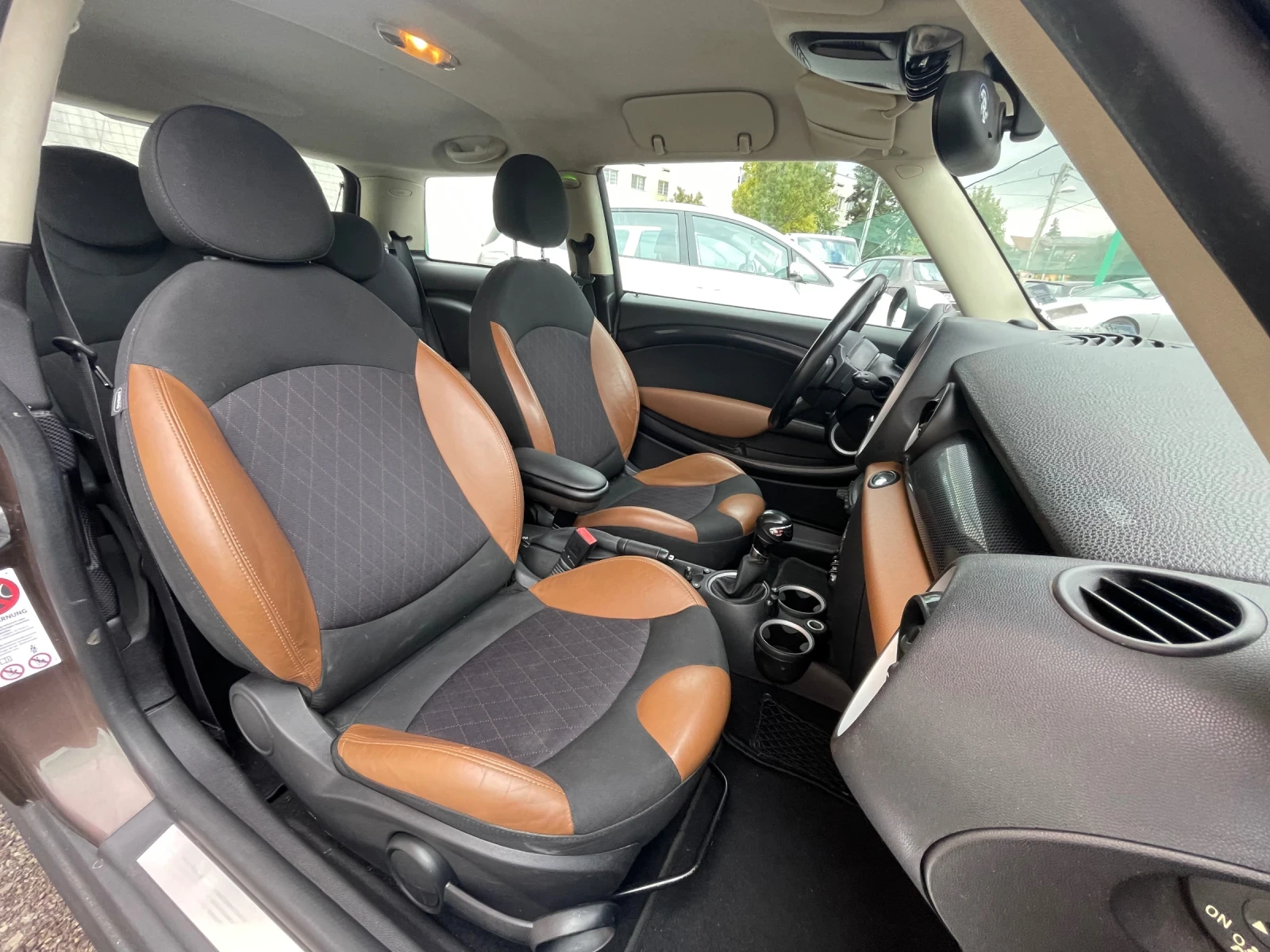Mini Cooper s S* NAVI* XENON* АВТОМАТИК* 143к.с. - изображение 8 | Auto.bg Mini Cooper s S* NAVI* XENON* АВТОМАТИК* 143к.с. - изображение 8