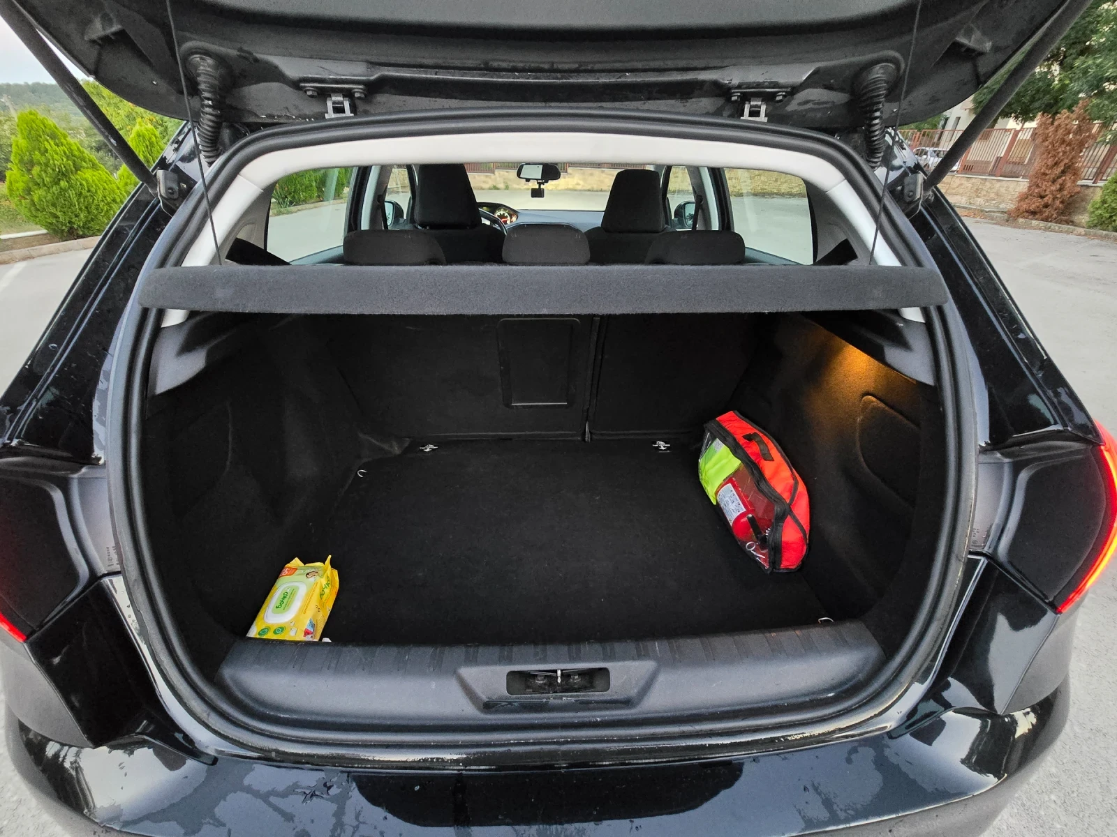 Peugeot 308 1.6 HDI ALLURE - изображение 9 | Auto.bg Peugeot 308 1.6 HDI ALLURE - изображение 9