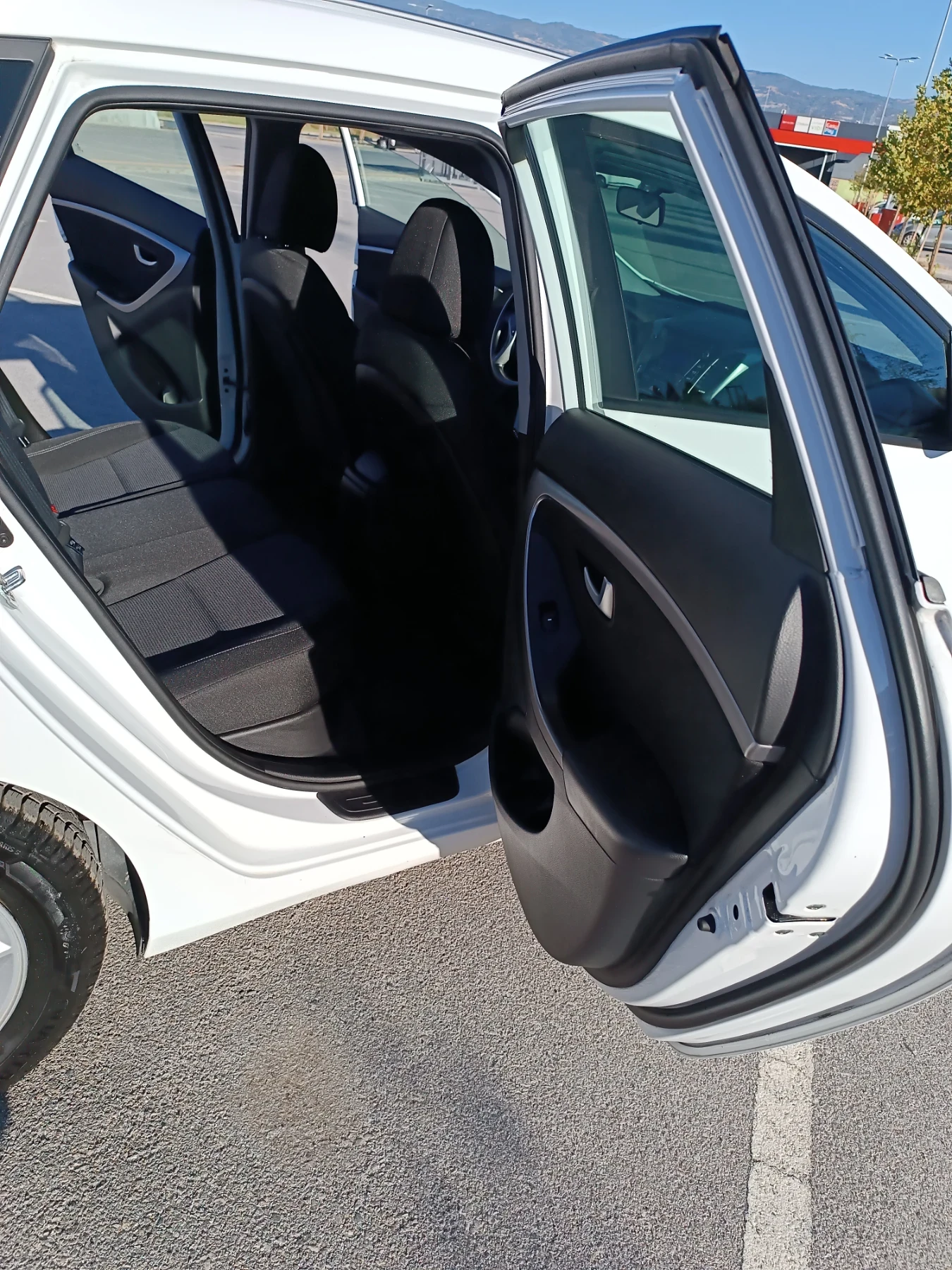 Hyundai I30 1.6CRDI Face lift Euro 6A - изображение 10 | Auto.bg Hyundai I30 1.6CRDI Face lift Euro 6A - изображение 10