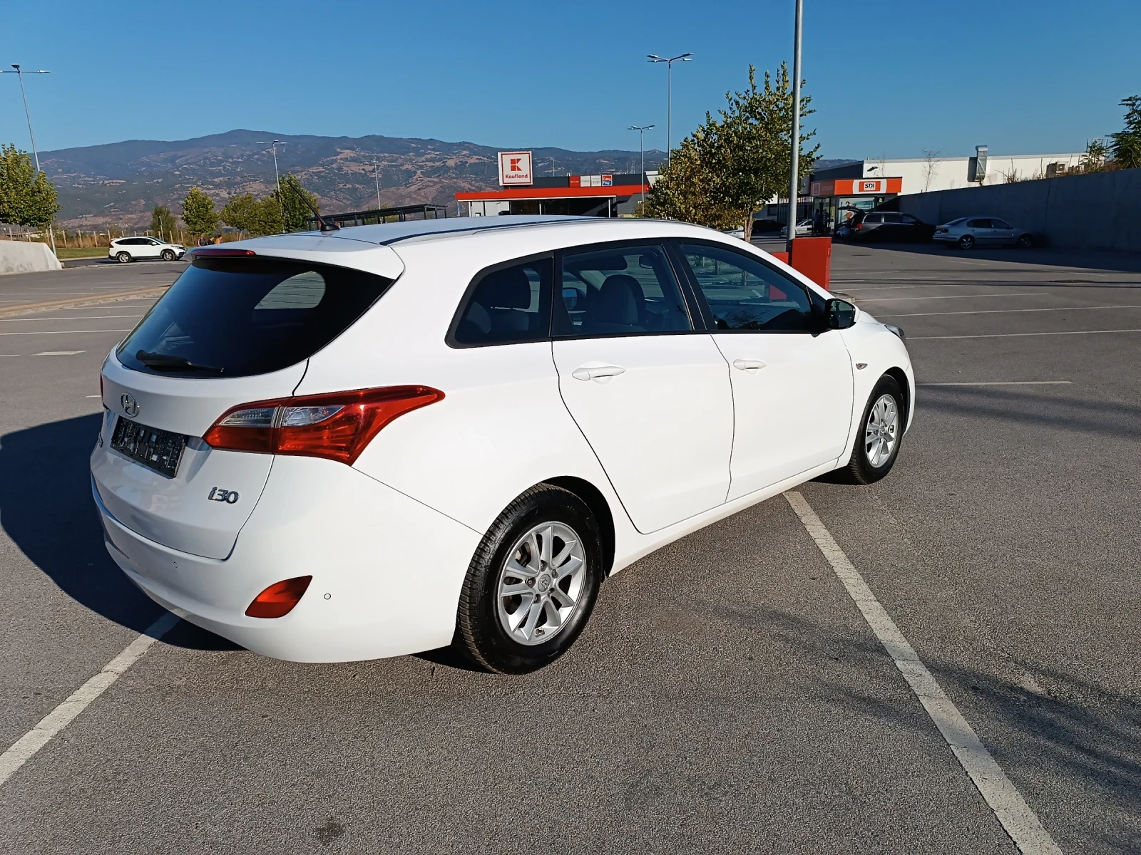 Hyundai I30 1.6CRDI Face lift Euro 6A - изображение 5 | Auto.bg Hyundai I30 1.6CRDI Face lift Euro 6A - изображение 5