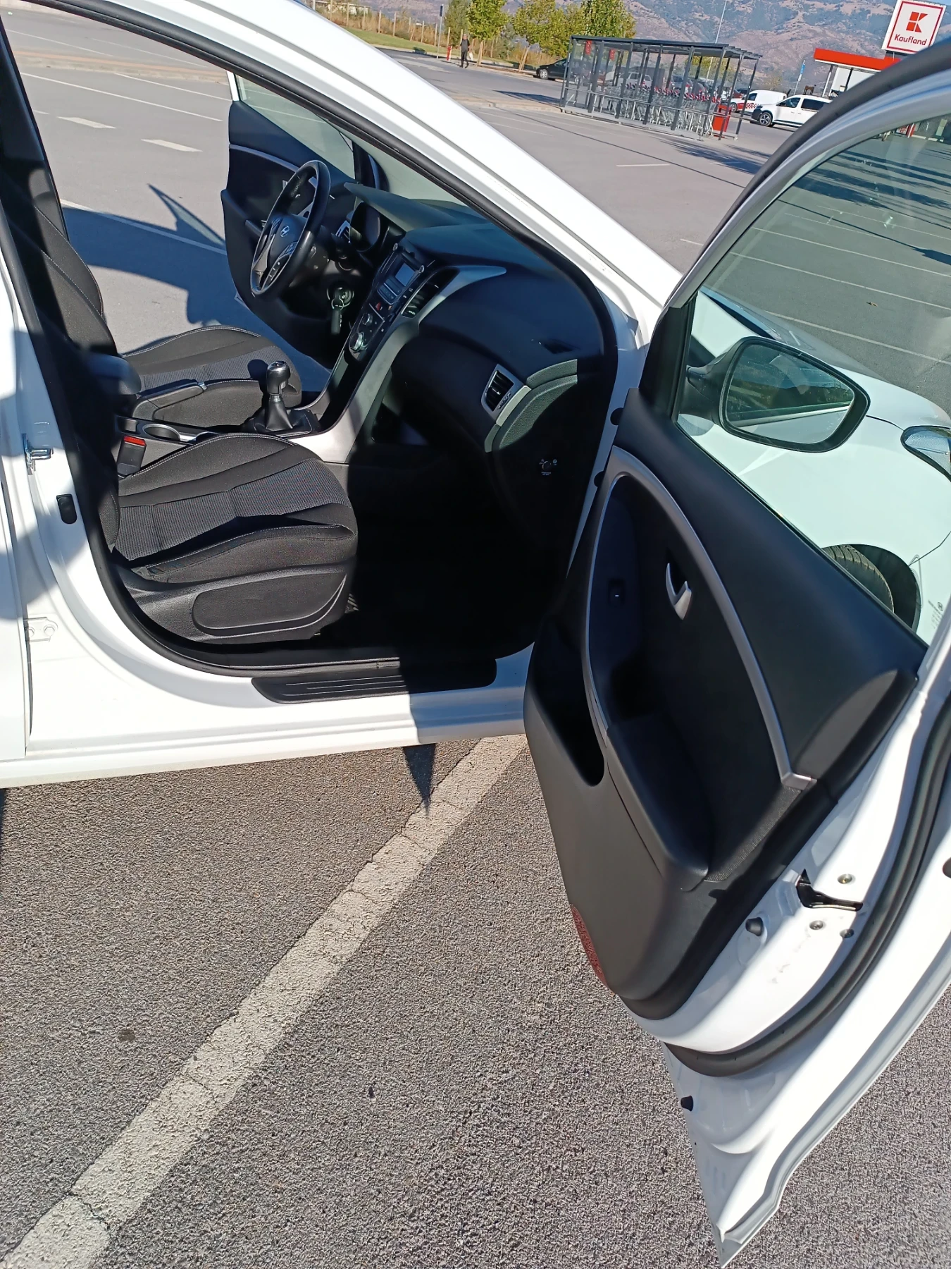 Hyundai I30 1.6CRDI Face lift Euro 6A - изображение 8 | Auto.bg Hyundai I30 1.6CRDI Face lift Euro 6A - изображение 8