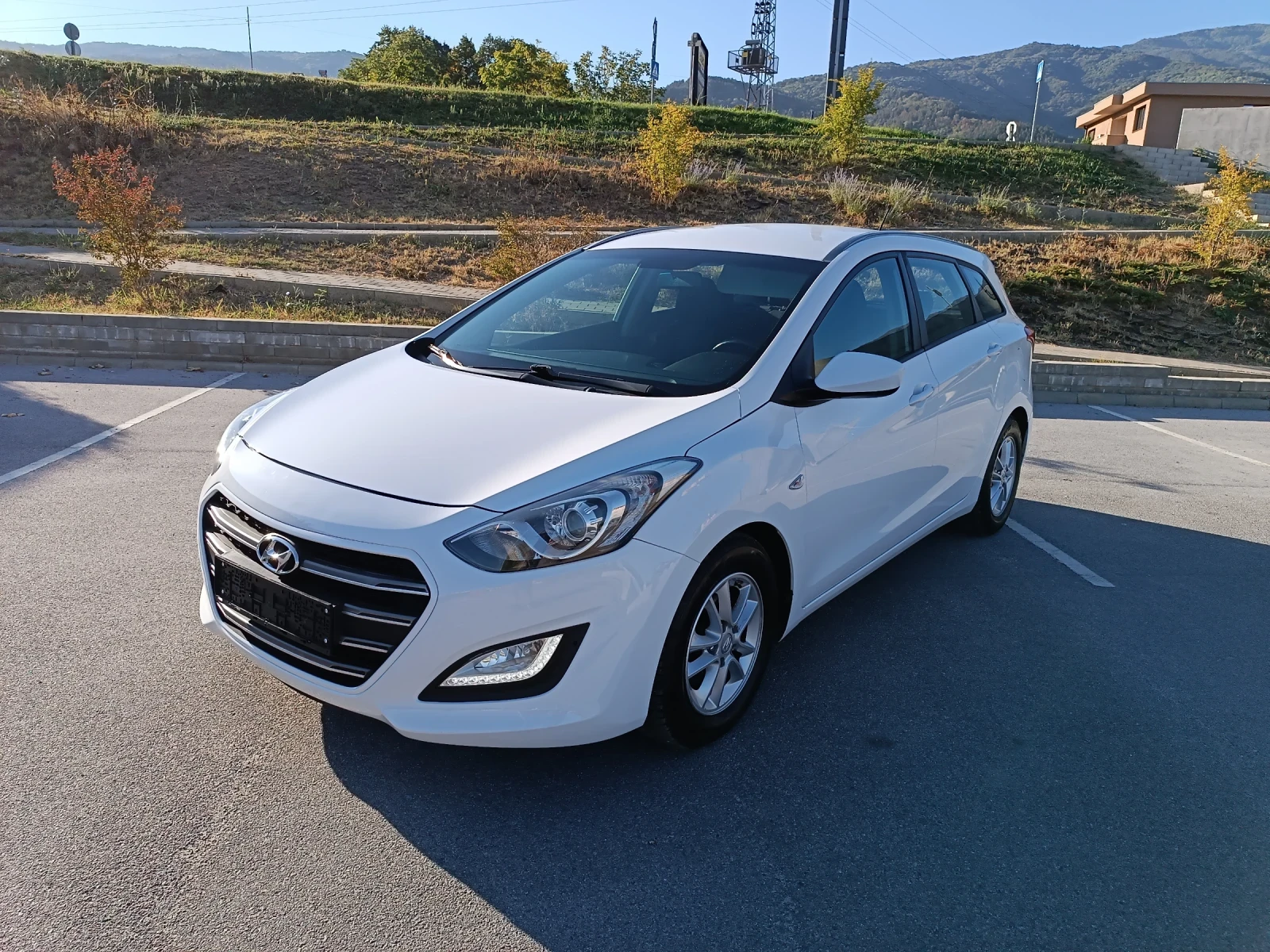 Hyundai I30 1.6CRDI Face lift Euro 6A - изображение 3 | Auto.bg Hyundai I30 1.6CRDI Face lift Euro 6A - изображение 3