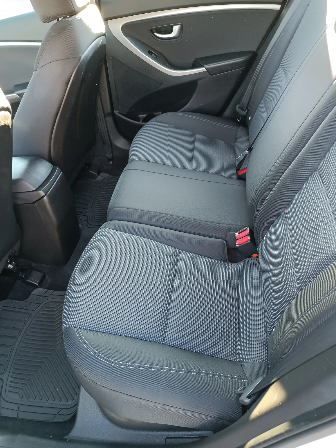 Hyundai I30 1.6CRDI Face lift Euro 6A - изображение 9 | Auto.bg Hyundai I30 1.6CRDI Face lift Euro 6A - изображение 9