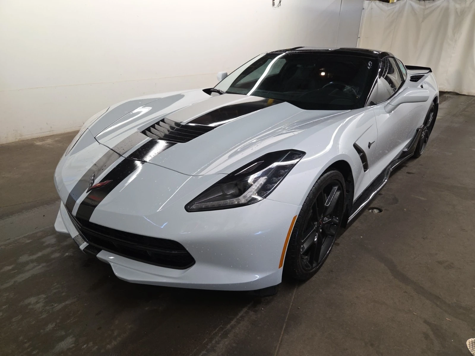 Chevrolet Corvette 6.2L 8cyl Rear Wheel Drive | Auto.bg — изображение 1 Chevrolet Corvette 6.2L 8cyl Rear Wheel Drive | Auto.bg — изображение 1
