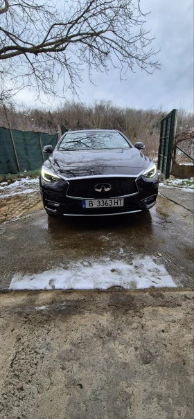 Infiniti Q30 Launge