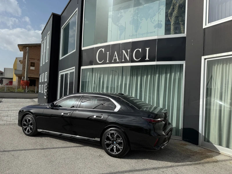 BMW 760 Блиндиран VR9 - 490000 € / 958356.70 лв. - 54854011 1 | Car24.bg BMW 760 Блиндиран VR9 - 490000 € / 958356.70 лв. - 54854011 1