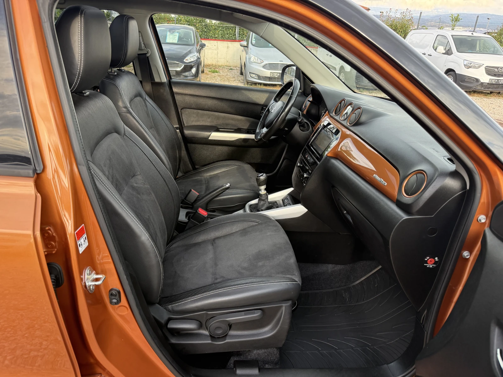 Suzuki Vitara 1.6d/4x4/ALLGRIP/DISTRONIC/PANORAMA/FULL/EURO6 - изображение 10 | Auto.bg Suzuki Vitara 1.6d/4x4/ALLGRIP/DISTRONIC/PANORAMA/FULL/EURO6 - изображение 10