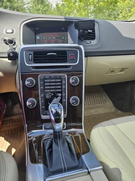 Volvo V60 - 17900 лв. / 9152.12 € - 38447227 5 | Car24.bg Volvo V60 - 17900 лв. / 9152.12 € - 38447227 5