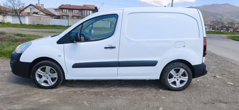 Peugeot Partner 1.6 BlueHdi 100hp CARPLAY - 6450 € / 12615.10 лв. - 21294205 1 | Car24.bg Peugeot Partner 1.6 BlueHdi 100hp CARPLAY - 6450 € / 12615.10 лв. - 21294205 1