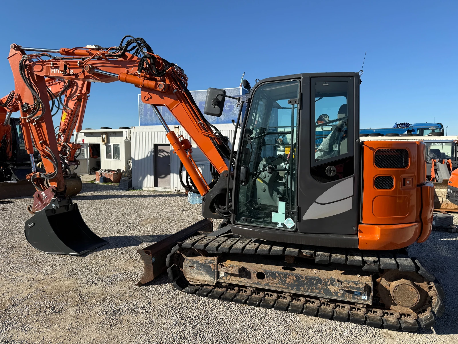 Багер Hitachi ZX 85 USB-6 - изображение 6 | Auto.bg Багер Hitachi ZX 85 USB-6 - изображение 6