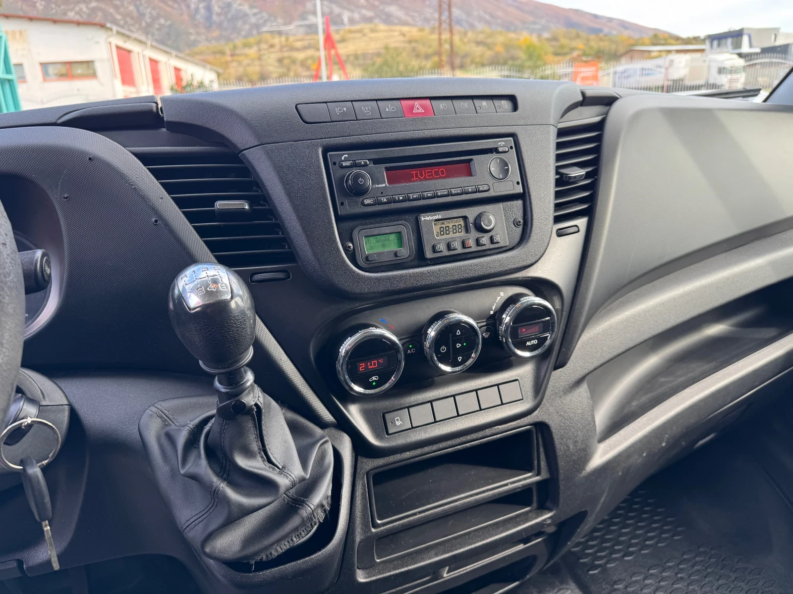 Iveco Daily 3.0HPI* 35C17* Климатик+ Печка* Падащ Борд - изображение 4 | Auto.bg Iveco Daily 3.0HPI* 35C17* Климатик+ Печка* Падащ Борд - изображение 4