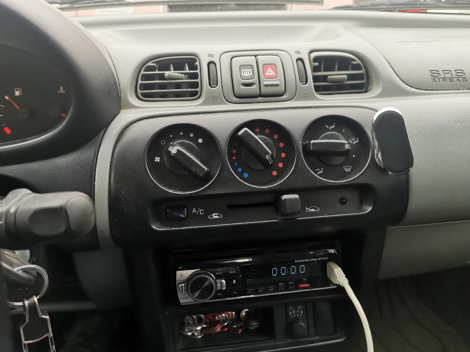Nissan Micra 1.3 - изображение 3 | Auto.bg Nissan Micra 1.3 - изображение 3
