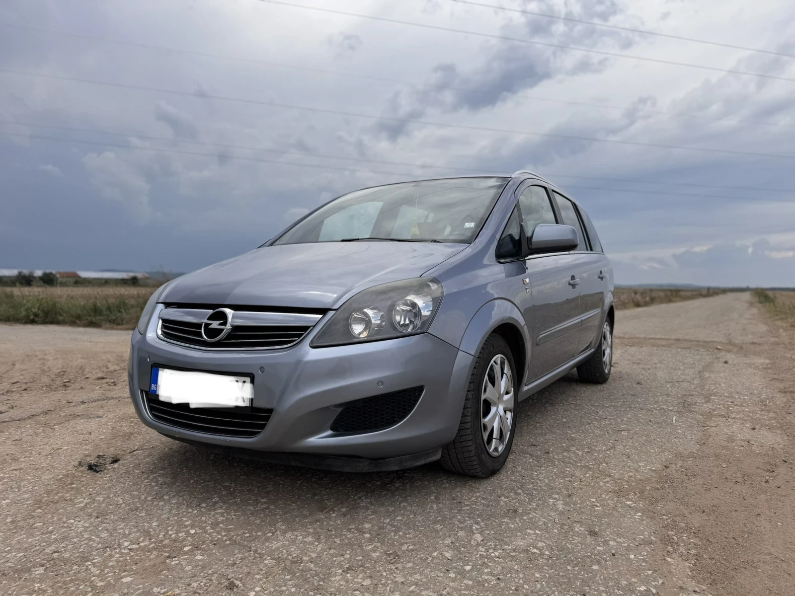 Opel Zafira undefined | Auto.bg — изображение 1 Opel Zafira undefined | Auto.bg — изображение 1