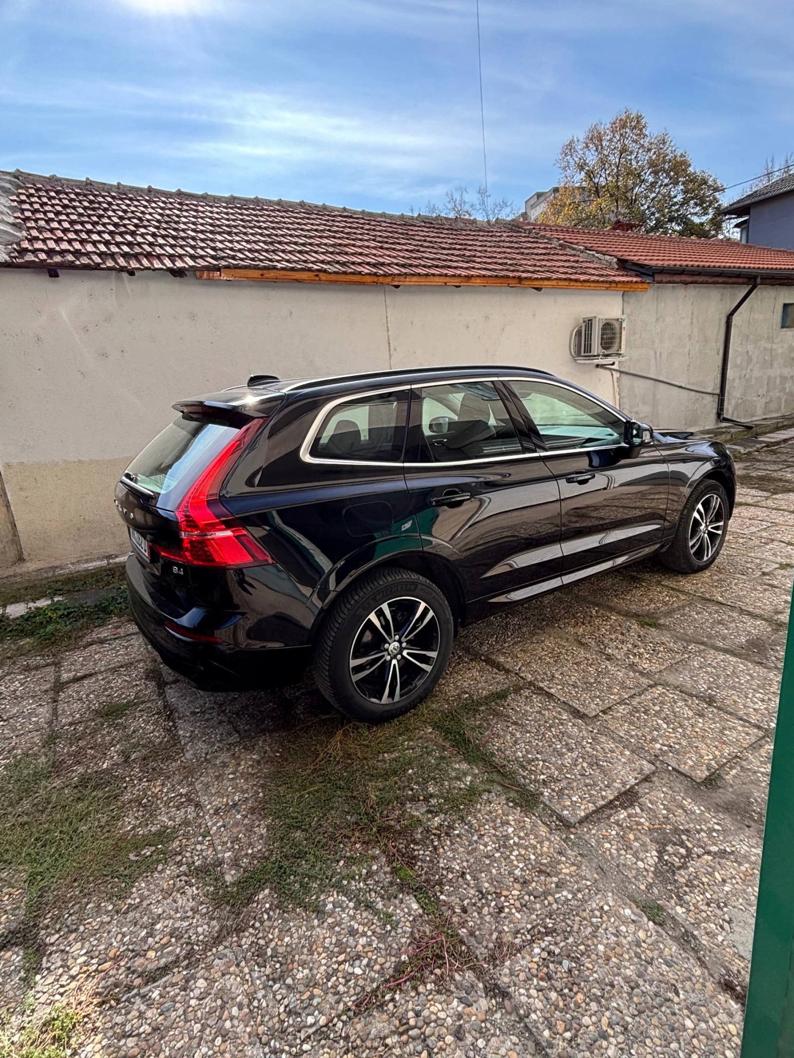 Volvo XC60 B4 D Geartronic Virtual/Kamera/AHK/19 Mild Hybrid  - изображение 5 | Auto.bg Volvo XC60 B4 D Geartronic Virtual/Kamera/AHK/19 Mild Hybrid  - изображение 5