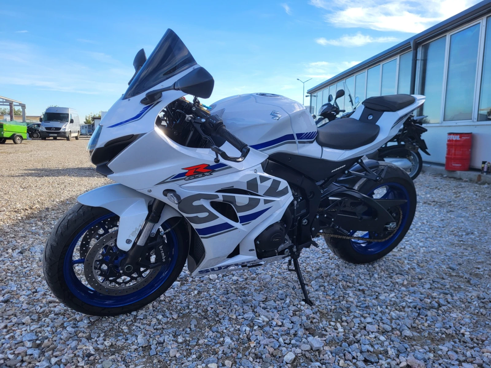 Suzuki Gsxr Лизинг Бартер - изображение 4 | Auto.bg Suzuki Gsxr Лизинг Бартер - изображение 4