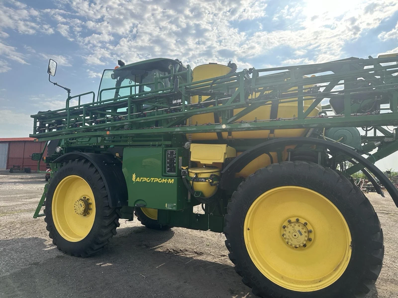 Самоходна пръскачка Друга марка John Deere 4040i - изображение 3 | Auto.bg Самоходна пръскачка Друга марка John Deere 4040i - изображение 3