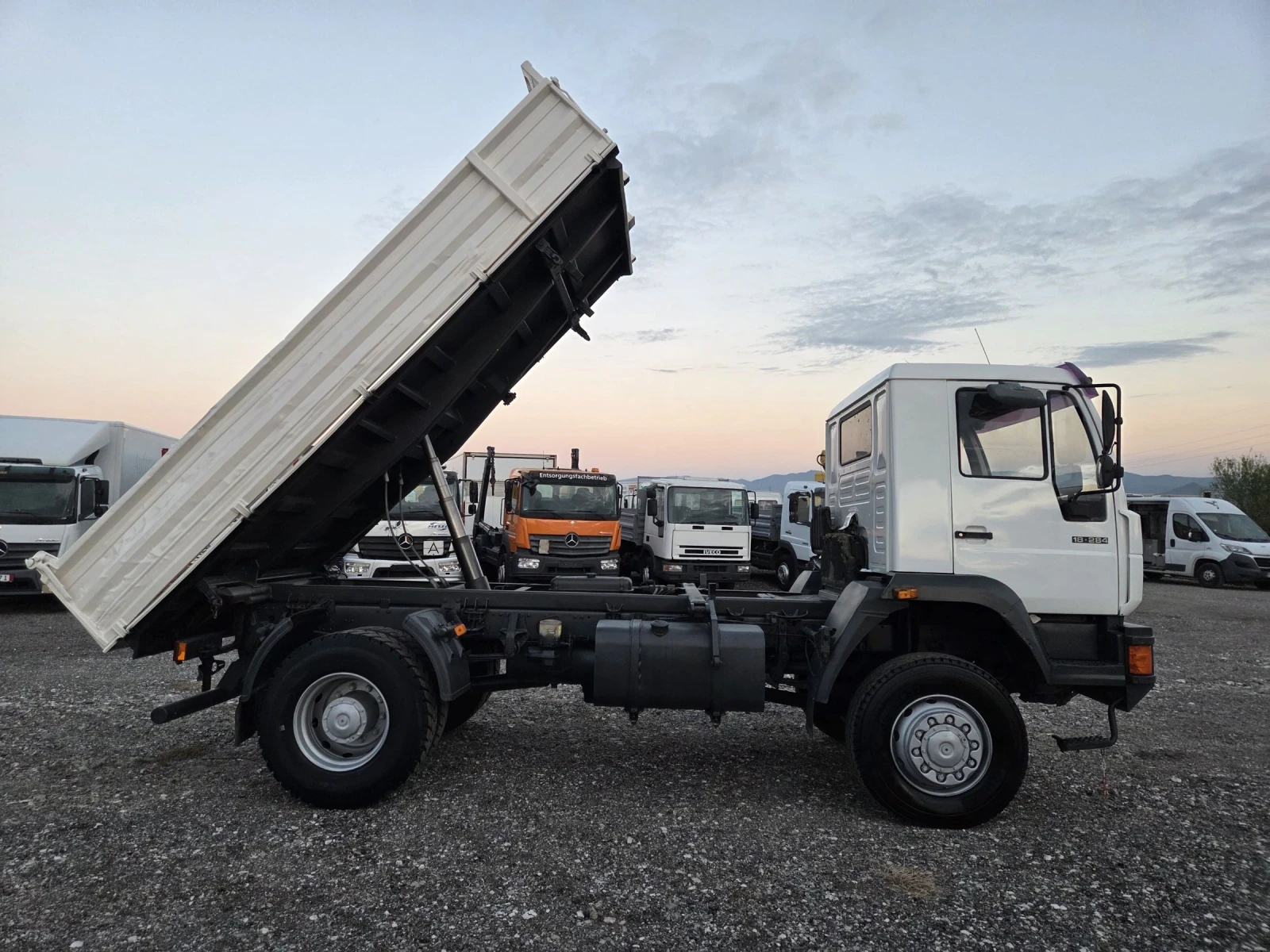 Man 18 .284, САМОСВАЛ, 4 x 4, Бързи\Бавни - изображение 6 | Auto.bg Man 18 .284, САМОСВАЛ, 4 x 4, Бързи\Бавни - изображение 6