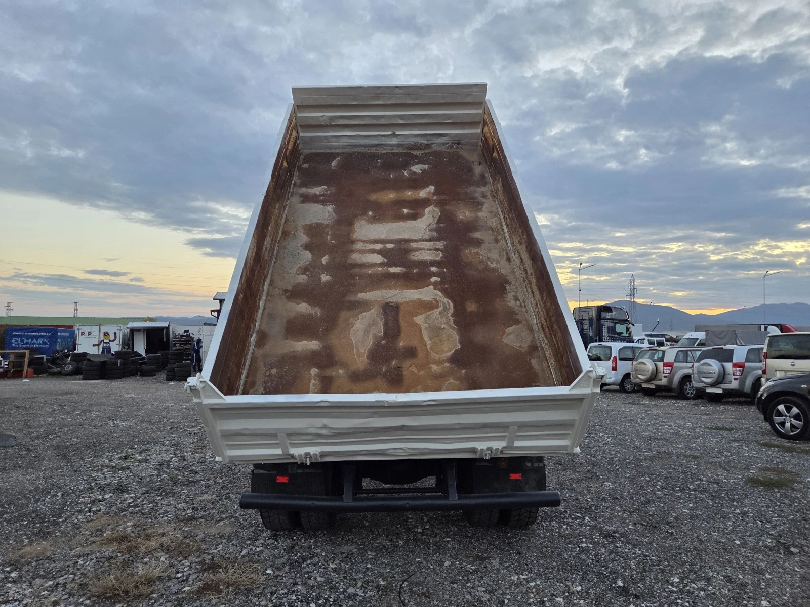 Man 18 .284, САМОСВАЛ, 4 x 4, Бързи\Бавни - изображение 4 | Auto.bg Man 18 .284, САМОСВАЛ, 4 x 4, Бързи\Бавни - изображение 4