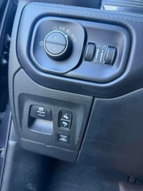 Dodge RAM 1500 Limited / 360 / Обдхване / Carfax | Auto.bg — изображение 11 Dodge RAM 1500 Limited / 360 / Обдхване / Carfax | Auto.bg — изображение 11
