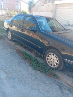Mercedes-Benz E 300 3.0D - 1100 € - 13728932 3 | Car24.bg Mercedes-Benz E 300 3.0D - 1100 € - 13728932 3
