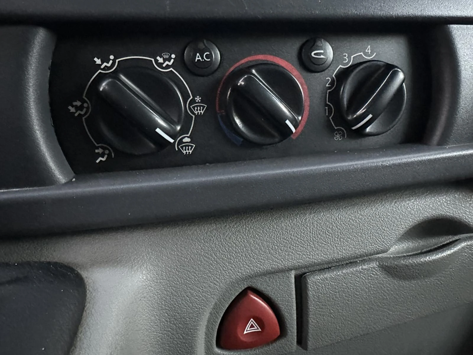 Renault Master 2, 5 dci - изображение 7 | Auto.bg Renault Master 2, 5 dci - изображение 7