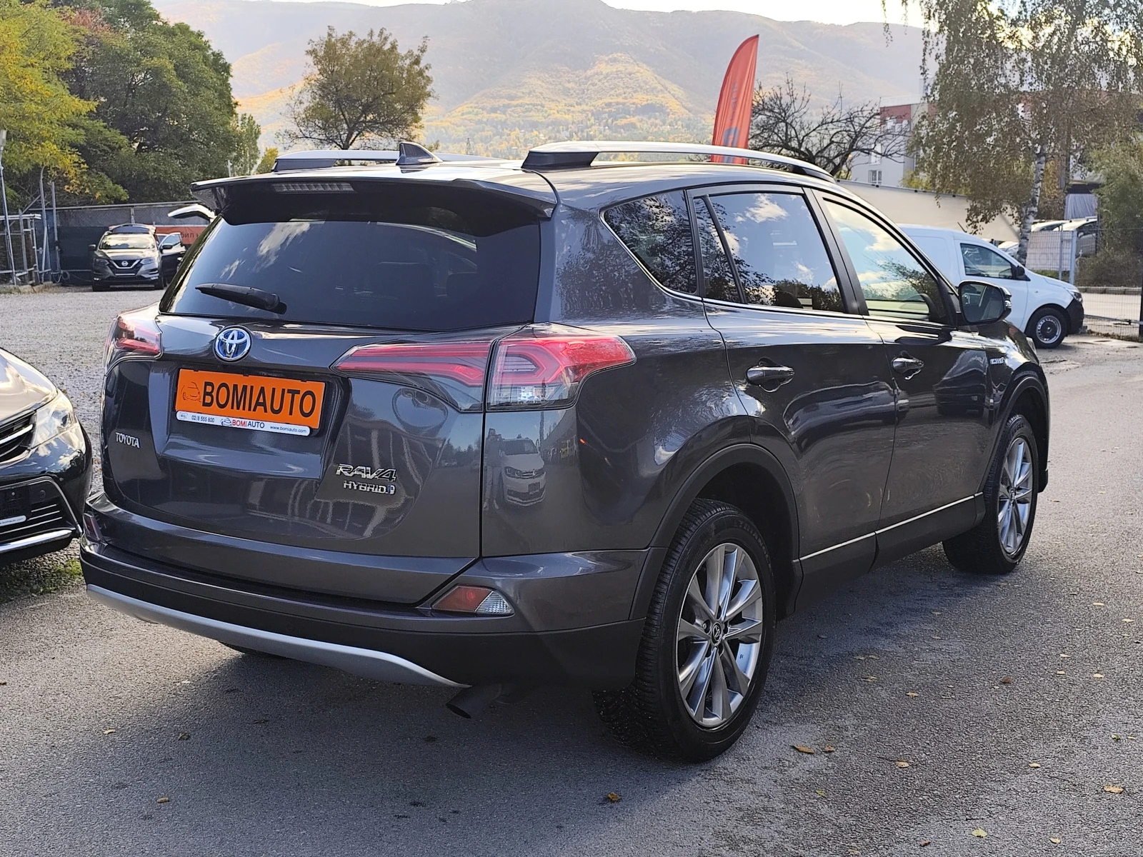 Toyota Rav4 2.5HYBRID* 4х4* АВТОМАТИК* КОЖА* LED/XENON* EURO6B - изображение 4 | Auto.bg Toyota Rav4 2.5HYBRID* 4х4* АВТОМАТИК* КОЖА* LED/XENON* EURO6B - изображение 4