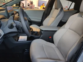 Toyota C-HR + EV 4x4 LOUNGE PANORAMA 360-CAMERA | Auto.bg — изображение 6 Toyota C-HR + EV 4x4 LOUNGE PANORAMA 360-CAMERA | Auto.bg — изображение 6