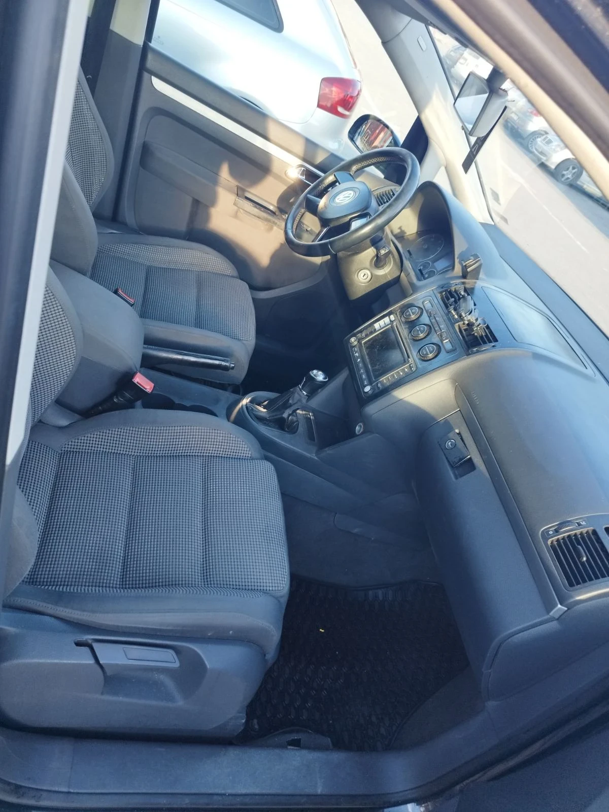 VW Touran  - изображение 7 | Auto.bg VW Touran  - изображение 7
