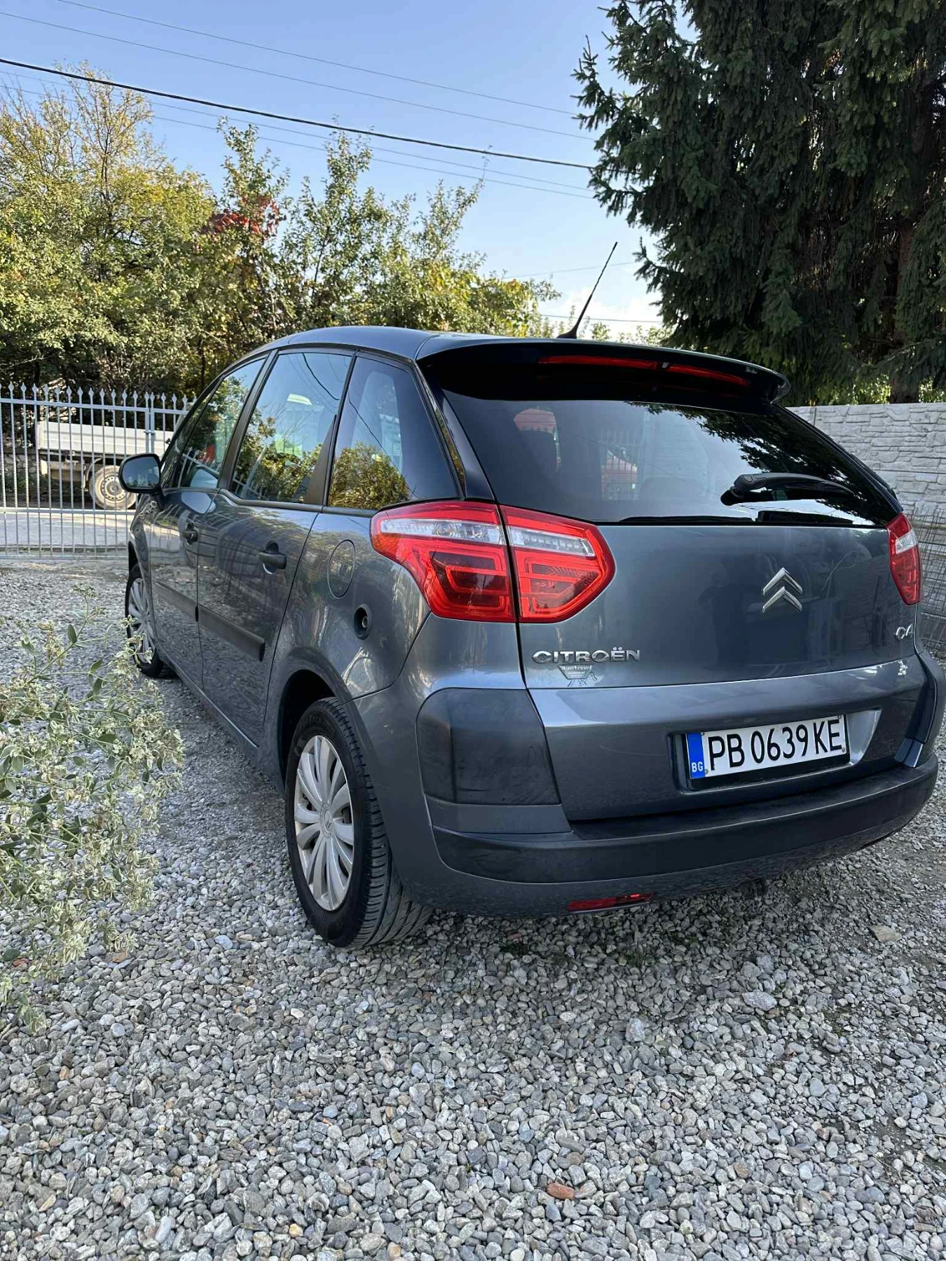 Citroen C4 Picasso  - изображение 8 | Auto.bg Citroen C4 Picasso  - изображение 8