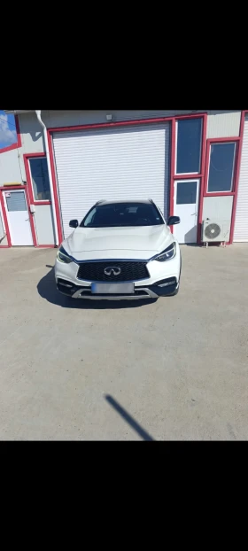 Infiniti QX30