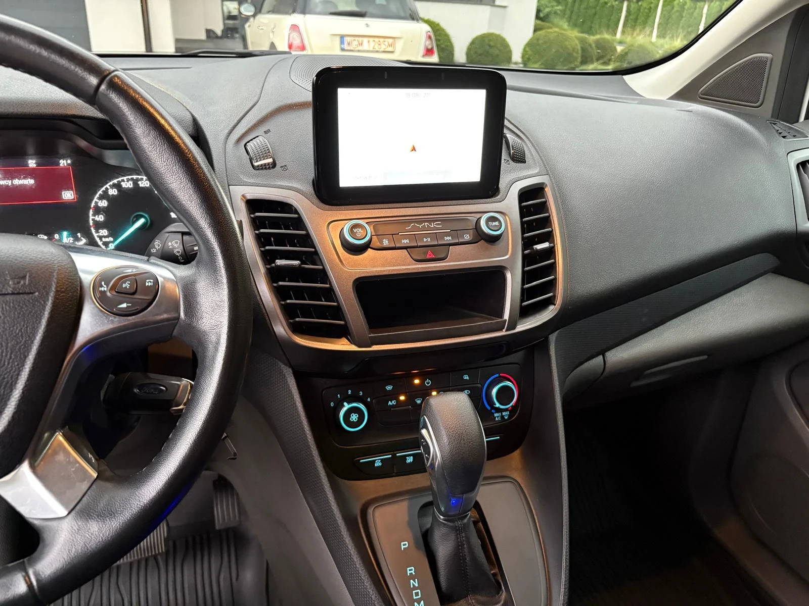 Ford Connect undefined | Auto.bg — изображение 1 Ford Connect undefined | Auto.bg — изображение 1