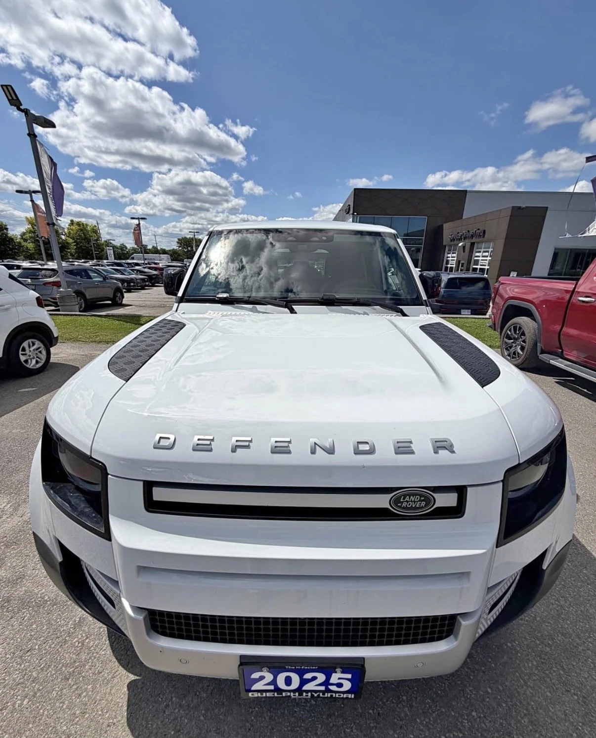Land Rover Defender 110 P300 S AWD * 360 CAMERA * DISTRONIC * CARFAX * | Auto.bg — изображение 1 Land Rover Defender 110 P300 S AWD * 360 CAMERA * DISTRONIC * CARFAX * | Auto.bg — изображение 1