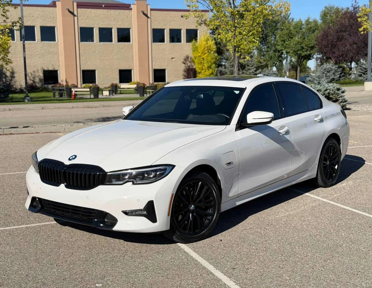 BMW 330 * 330e xDrive * CARFAX * | Auto.bg — изображение 1 BMW 330 * 330e xDrive * CARFAX * | Auto.bg — изображение 1
