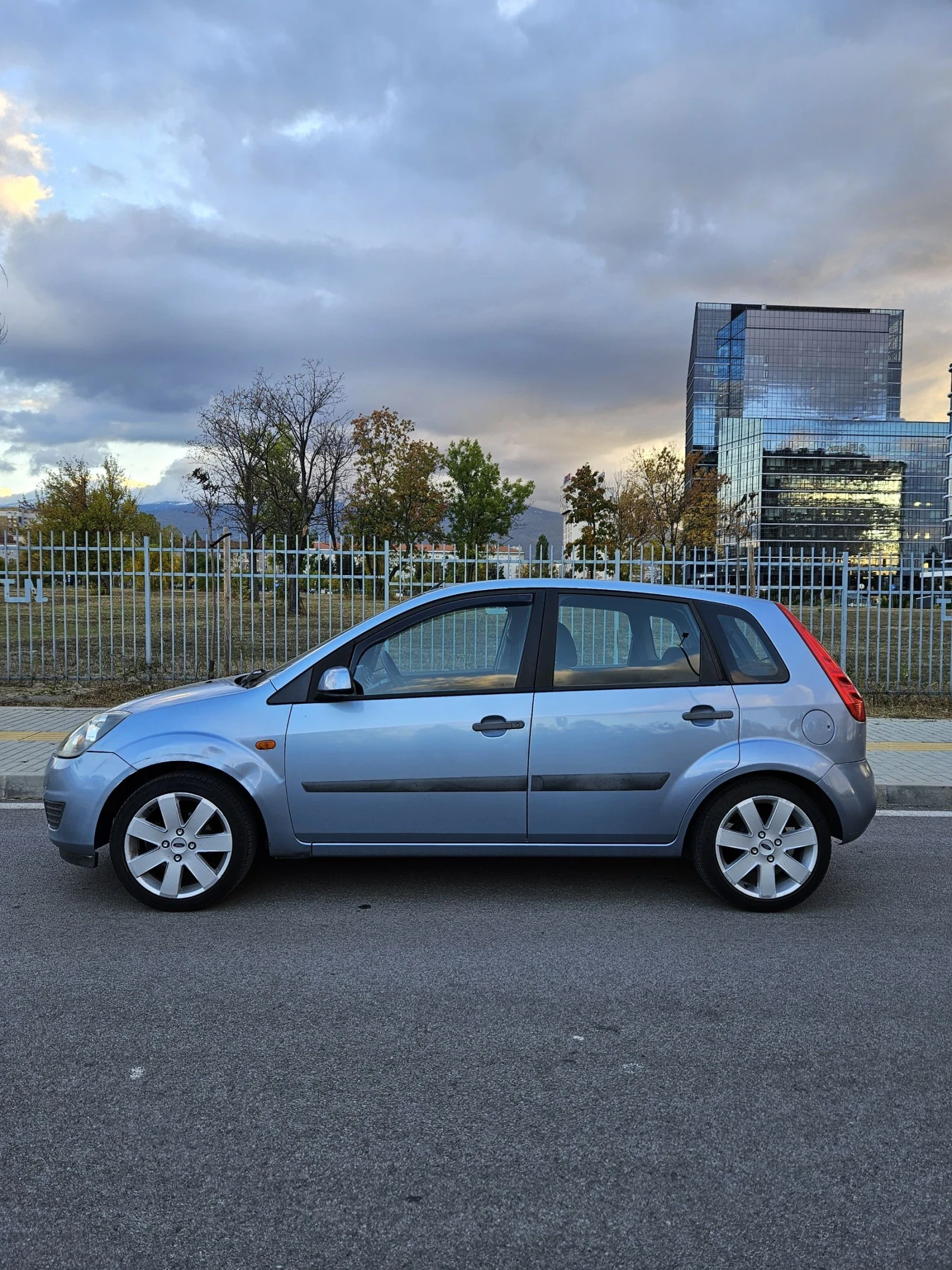 Ford Fiesta Mk6 1.4 Duratec - изображение 8 | Auto.bg Ford Fiesta Mk6 1.4 Duratec - изображение 8