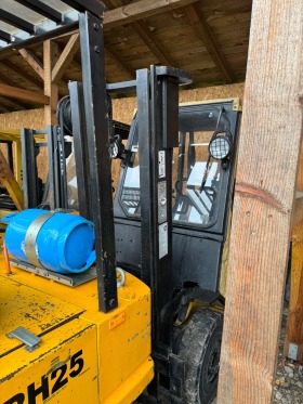      Hyster  -