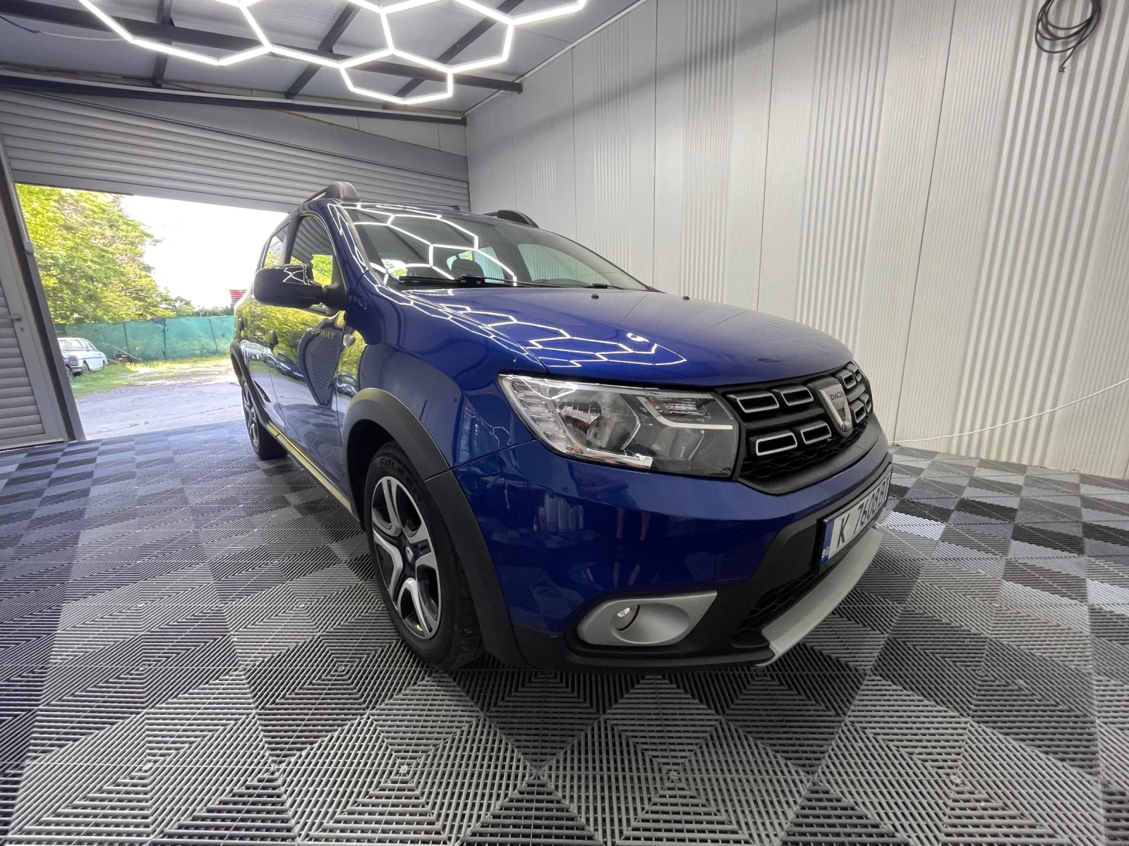 Dacia Sandero 15th Anniversary STEPWAY | Auto.bg — изображение 1 Dacia Sandero 15th Anniversary STEPWAY | Auto.bg — изображение 1