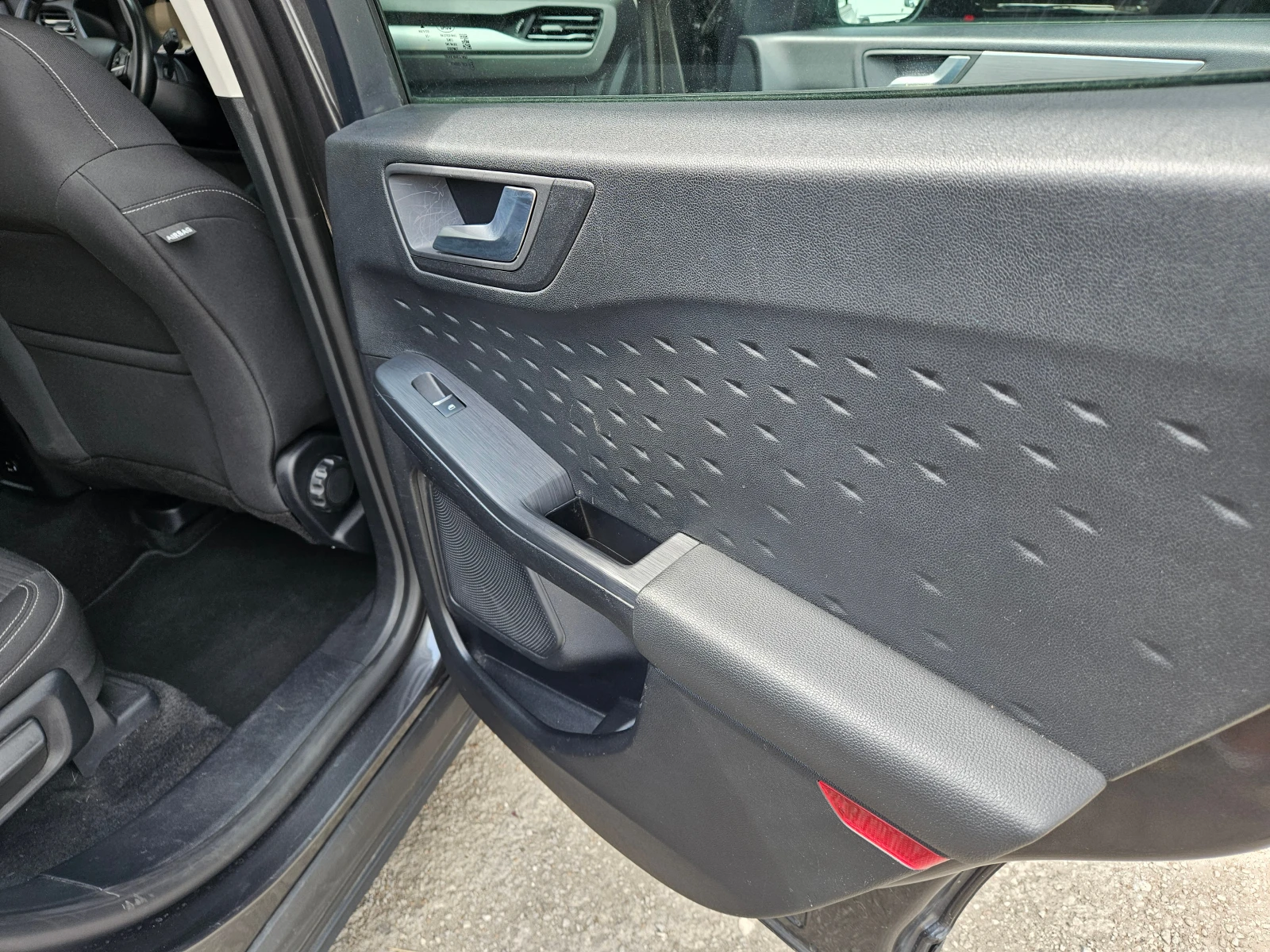 Ford Kuga 1.5 EcoBlue Titanium - изображение 10 | Auto.bg Ford Kuga 1.5 EcoBlue Titanium - изображение 10