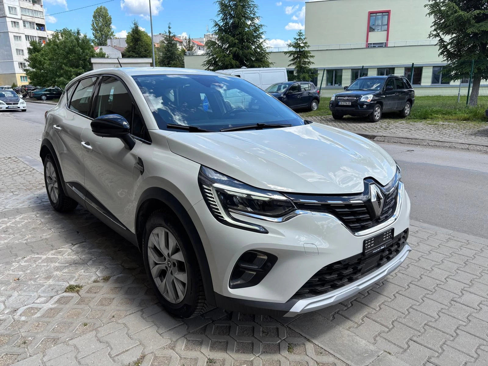 Renault Captur 1.3i16v-TCe Intens! - изображение 3 | Auto.bg Renault Captur 1.3i16v-TCe Intens! - изображение 3