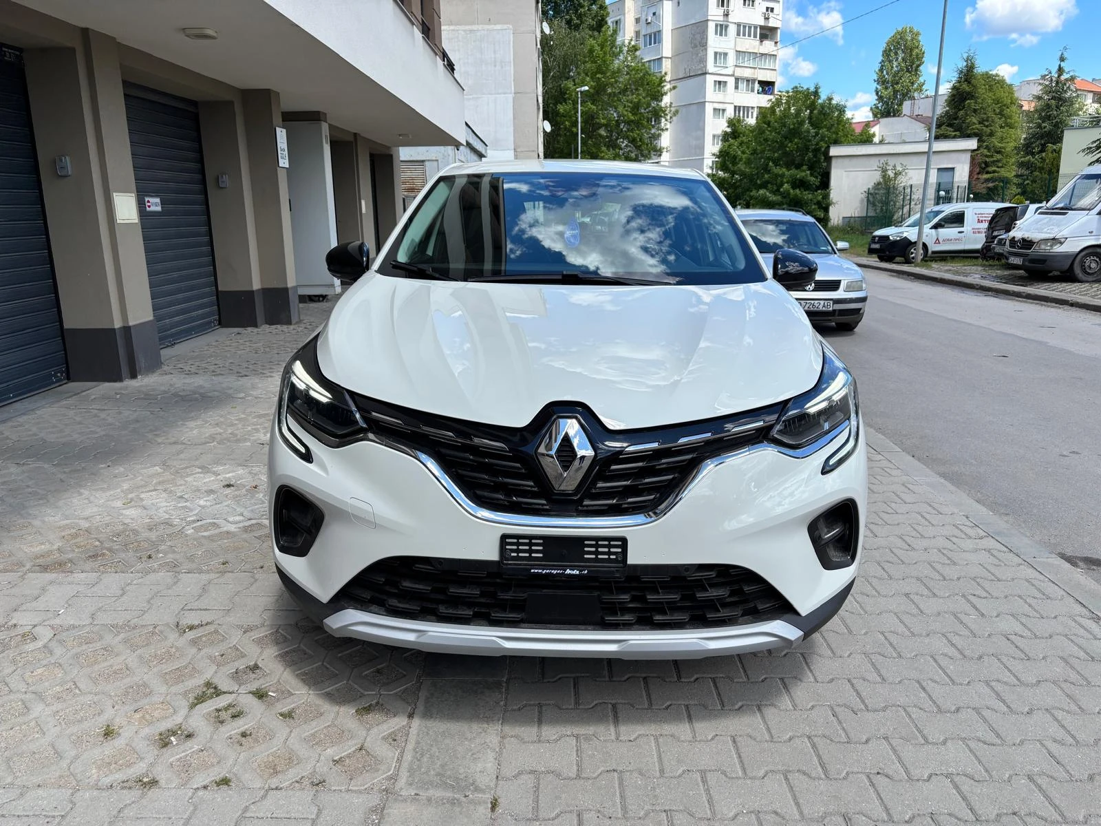 Renault Captur 1.3i16v-TCe Intens! - изображение 2 | Auto.bg Renault Captur 1.3i16v-TCe Intens! - изображение 2