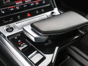 Audi Q8 E-TRON 50 / S-LINE / MATRIX / BLACK OPTIC/ QUATTRO | Auto.bg — изображение 14 Audi Q8 E-TRON 50 / S-LINE / MATRIX / BLACK OPTIC/ QUATTRO | Auto.bg — изображение 14