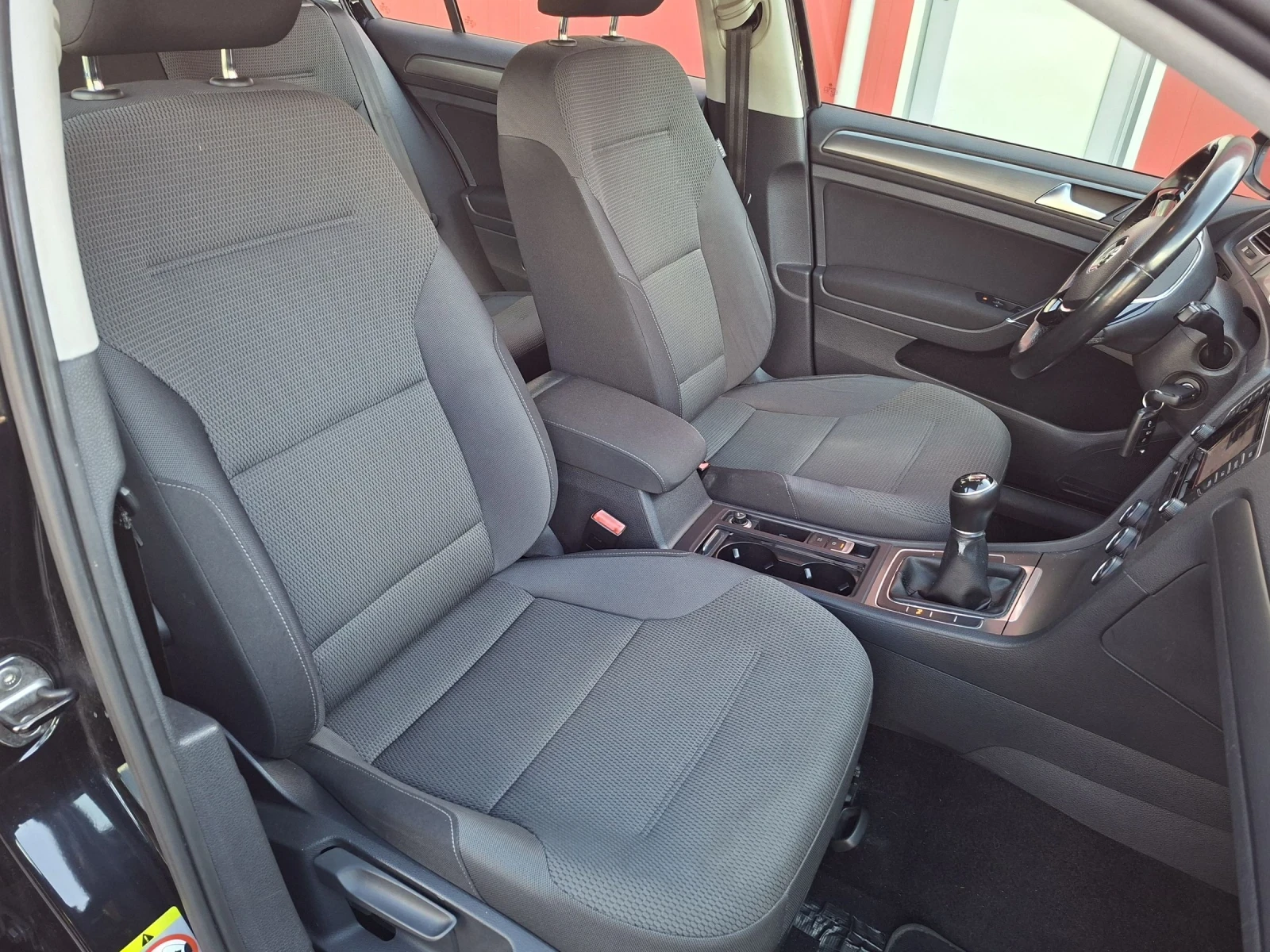 VW Golf 1.2TSI, бензин, ТОП - изображение 8 | Auto.bg VW Golf 1.2TSI, бензин, ТОП - изображение 8