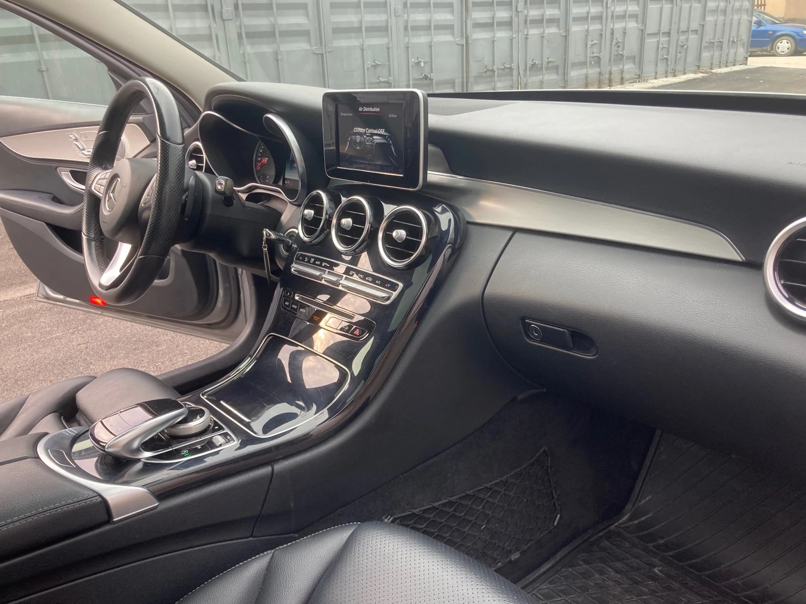 Mercedes-Benz C 300 4Matic- Гаражен - изображение 10 | Auto.bg Mercedes-Benz C 300 4Matic- Гаражен - изображение 10