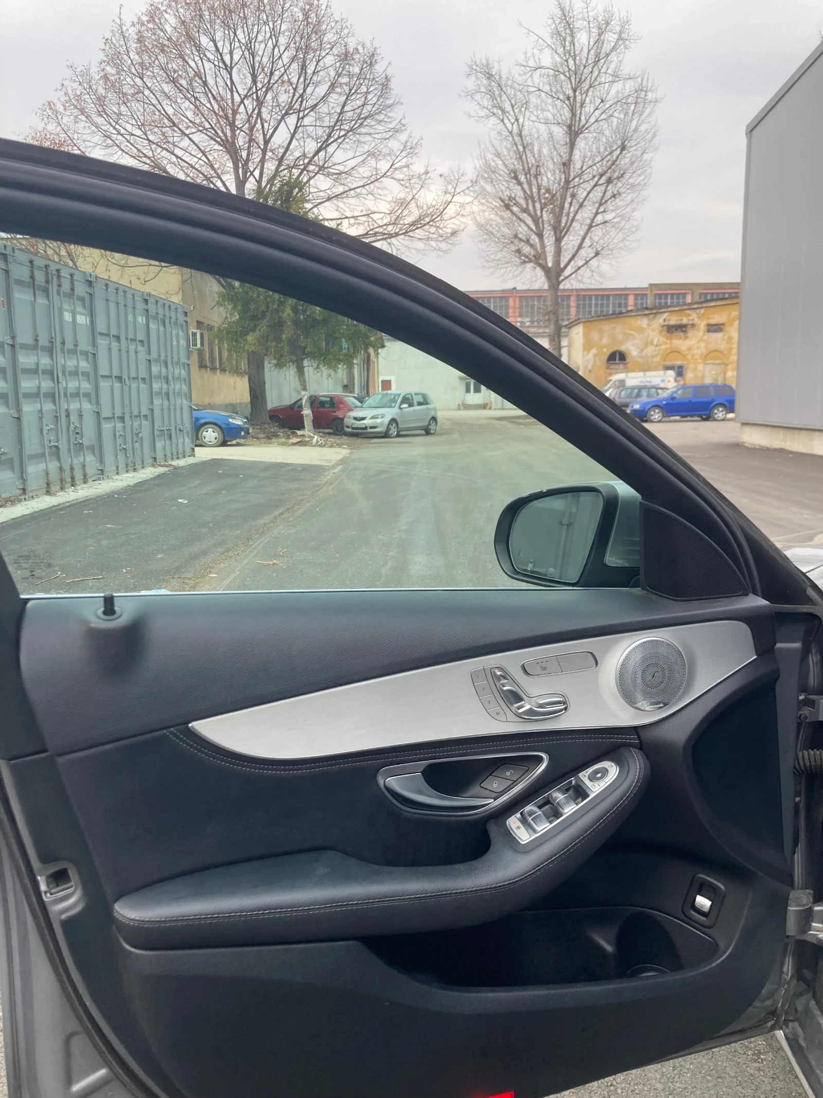 Mercedes-Benz C 300 4Matic- Гаражен - изображение 7 | Auto.bg Mercedes-Benz C 300 4Matic- Гаражен - изображение 7