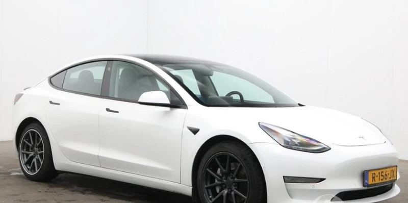 Tesla Model 3 4x4 Фейслифт Long Range - 15900 € / 31097.70 лв. - 80139773 1 | Car24.bg Tesla Model 3 4x4 Фейслифт Long Range - 15900 € / 31097.70 лв. - 80139773 1