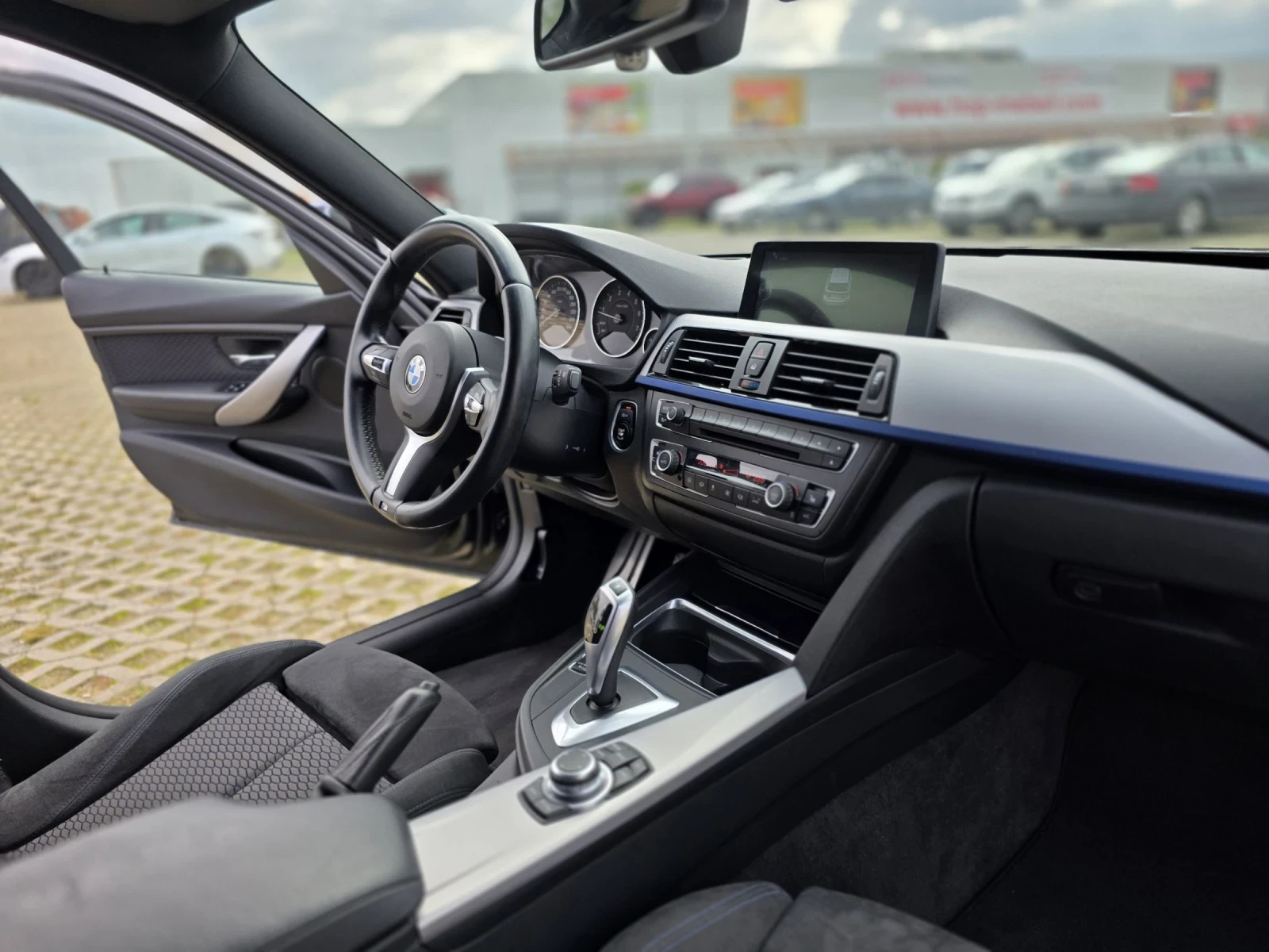 BMW 320 BMW M Performance Head up XENON BI-XENON - изображение 10 | Auto.bg BMW 320 BMW M Performance Head up XENON BI-XENON - изображение 10