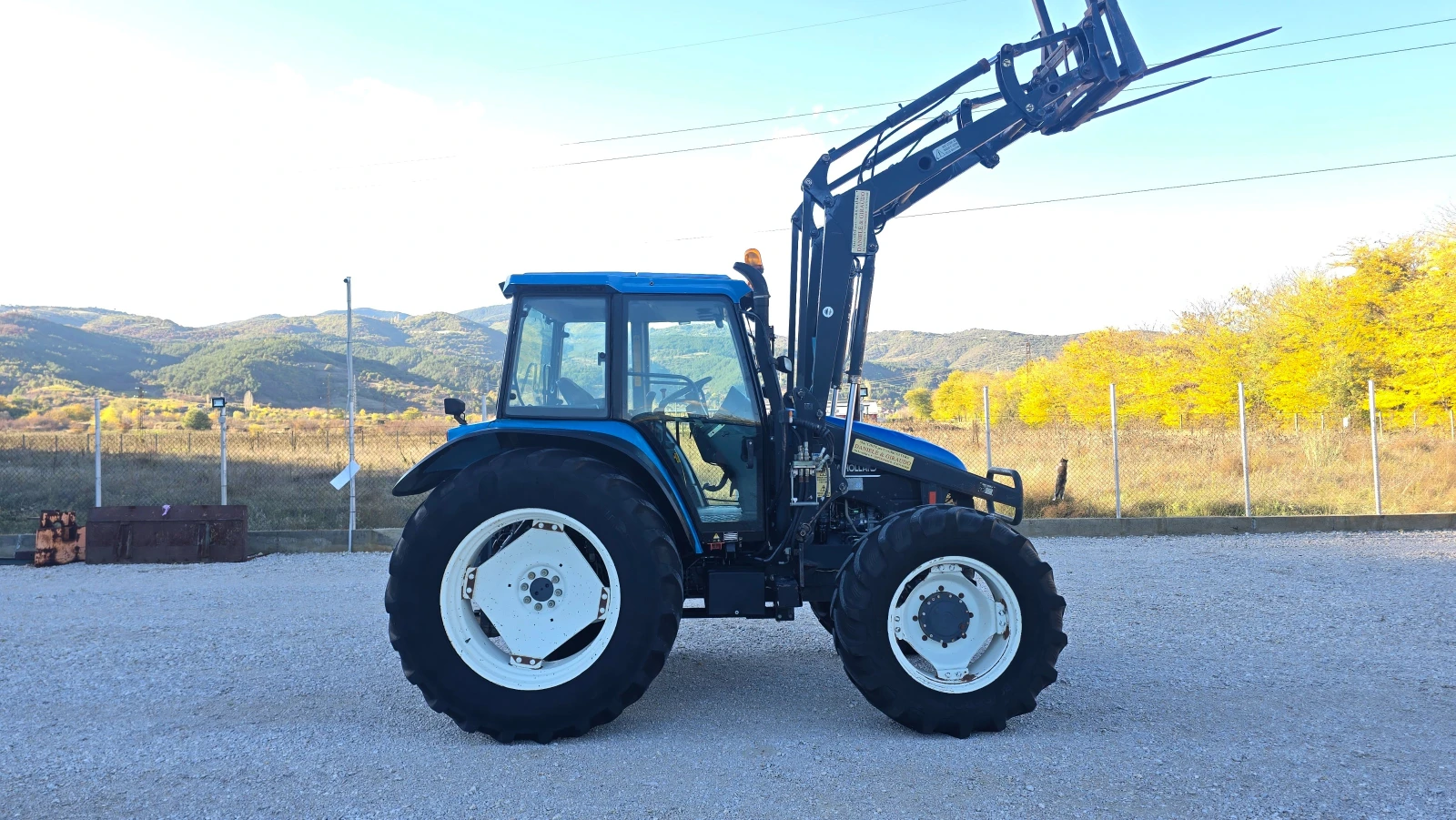 Трактор New Holland TS110-Челен товарач - изображение 7 | Auto.bg Трактор New Holland TS110-Челен товарач - изображение 7